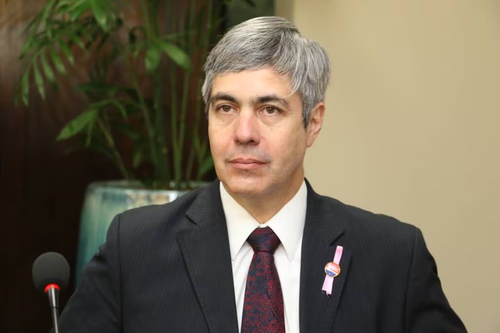 Aumento de tarifa en Yacyretá a USD 28 por MWh genera dudas legales y críticas al acuerdo con Argentina