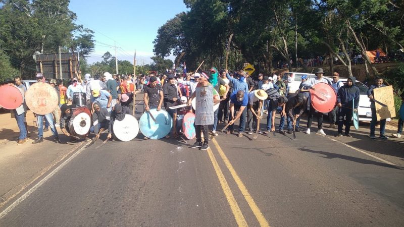 Campesinos cierran ruta PY08 en Santa Rosa del Aguaray y exigen tierras de «Cabeza Branca» administradas por Senabico