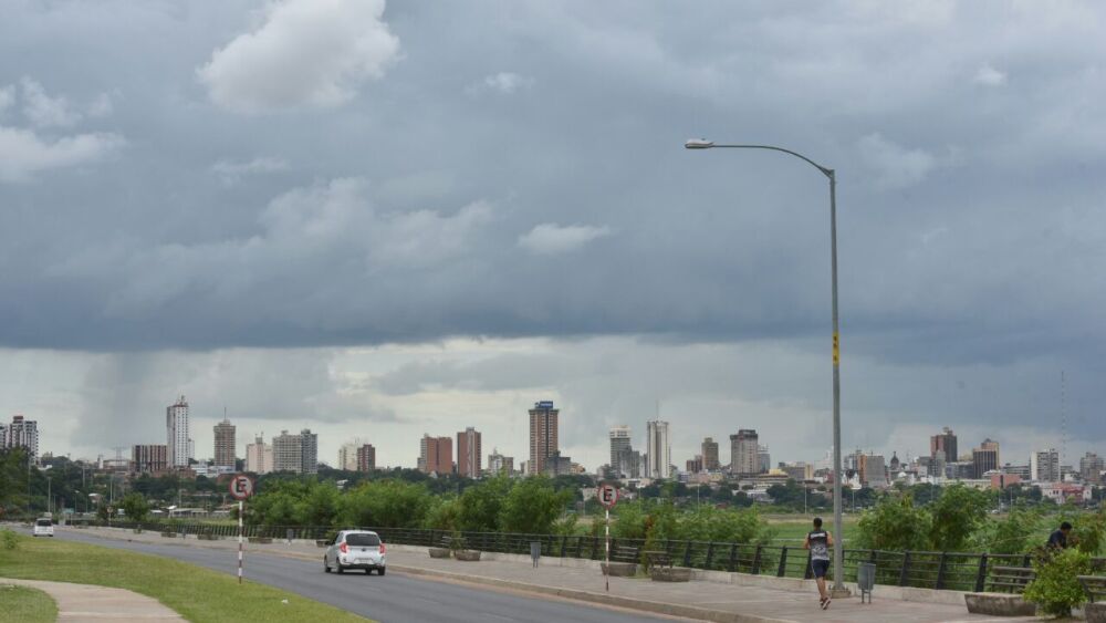 Sin sol pero sin lluvia: así despierta Asunción hoy