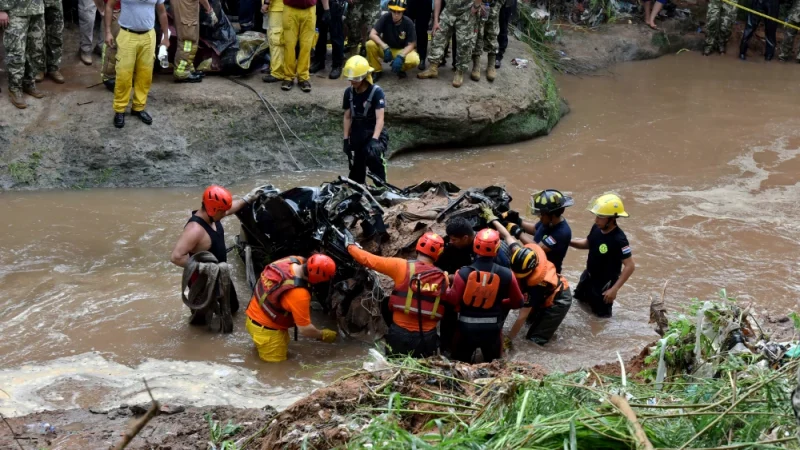 Raudal mortal: Conmemoran a militares fallecidos en trágico accidente en Lambaré