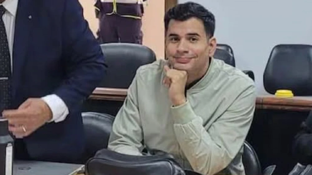 Comunicador insiste en su inocencia y apelará condena por difamación a futbolista Tito Torres