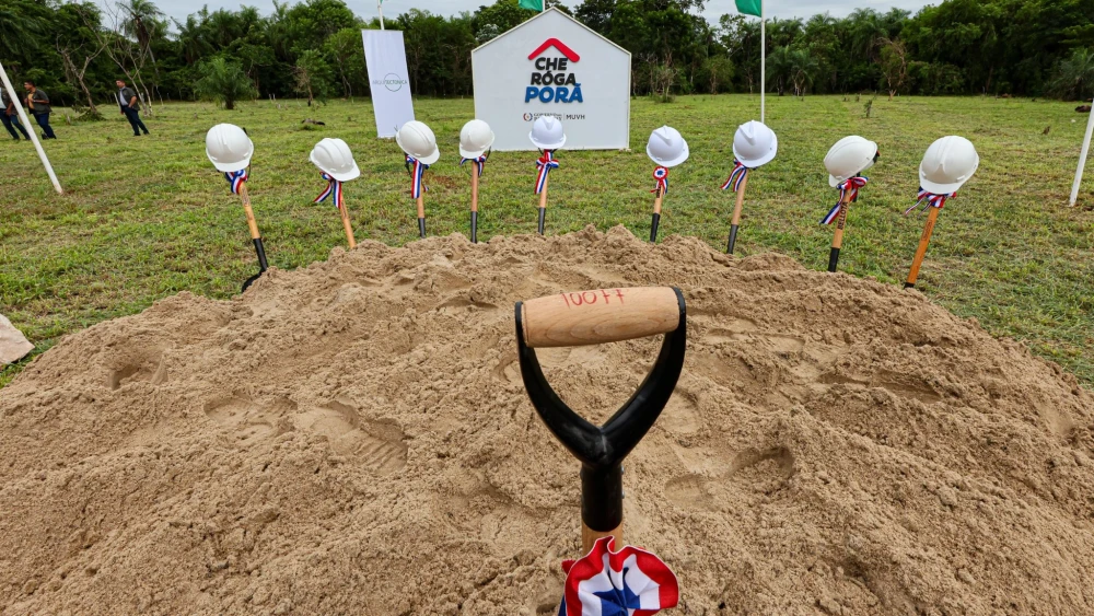 Gobierno defiende avances de ‘Che Roga Porâ’ y promete entrega de viviendas en junio