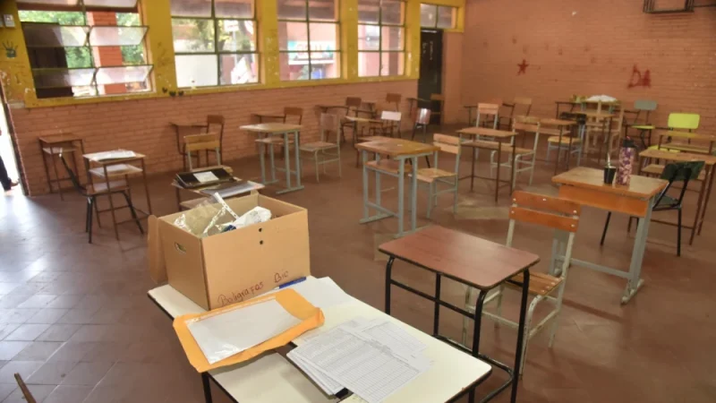 Postulantes a docentes hacen vacío al MEC en repetición del examen