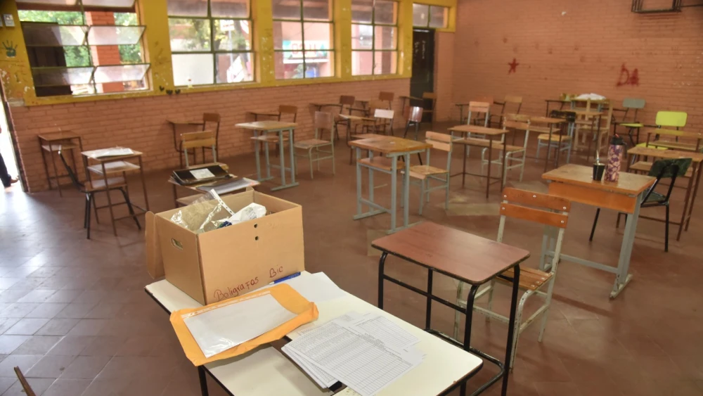 Postulantes a docentes hacen vacío al MEC en repetición del examen