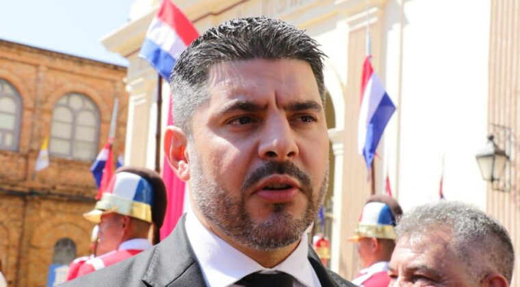 «Demuestren que soy un bandido»: Nenecho desafía al Contralor en medio de escándalo por pedido de intervención