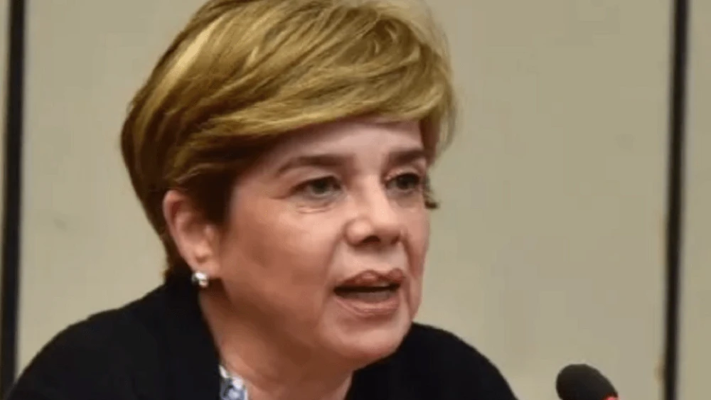 Desirée Masi: “los hospitales públicos operan como hospitales de guerra, los residentes cargan con todo”