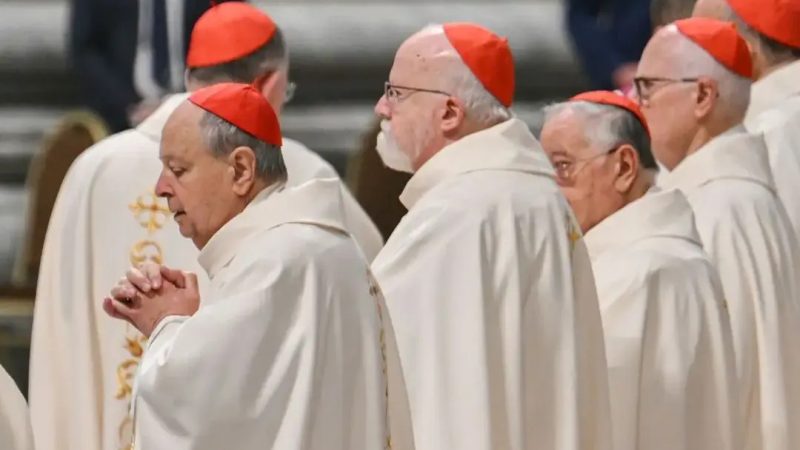 “Ahora descansa junto a la Virgen”: emotivo adiós al papa Francisco en último día de duelo