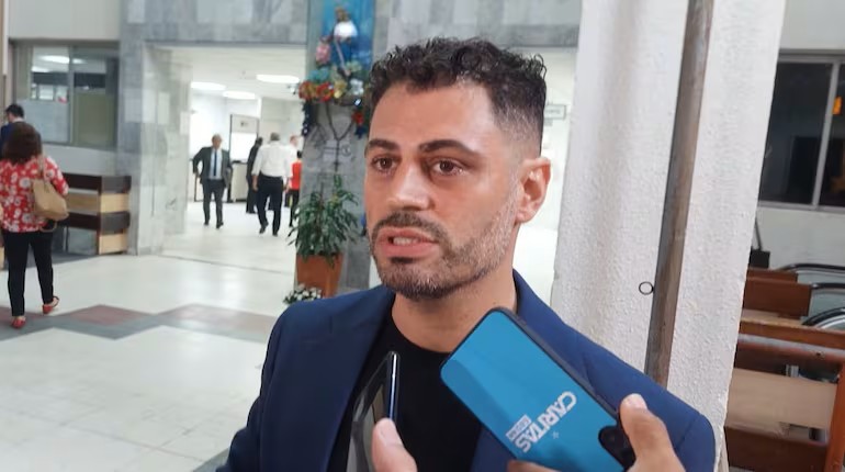 Jubilados sin plata y obras sin cemento, pero detergentes de oro: Piden intervención urgente de la Municipalidad de Asunción