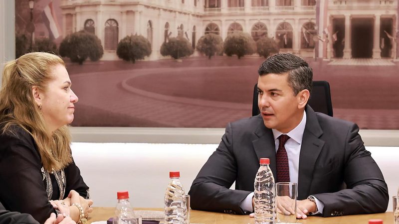 “Mis ministros tienen mi respaldo hasta que lo pierdan”: Peña marca distancia de Barán