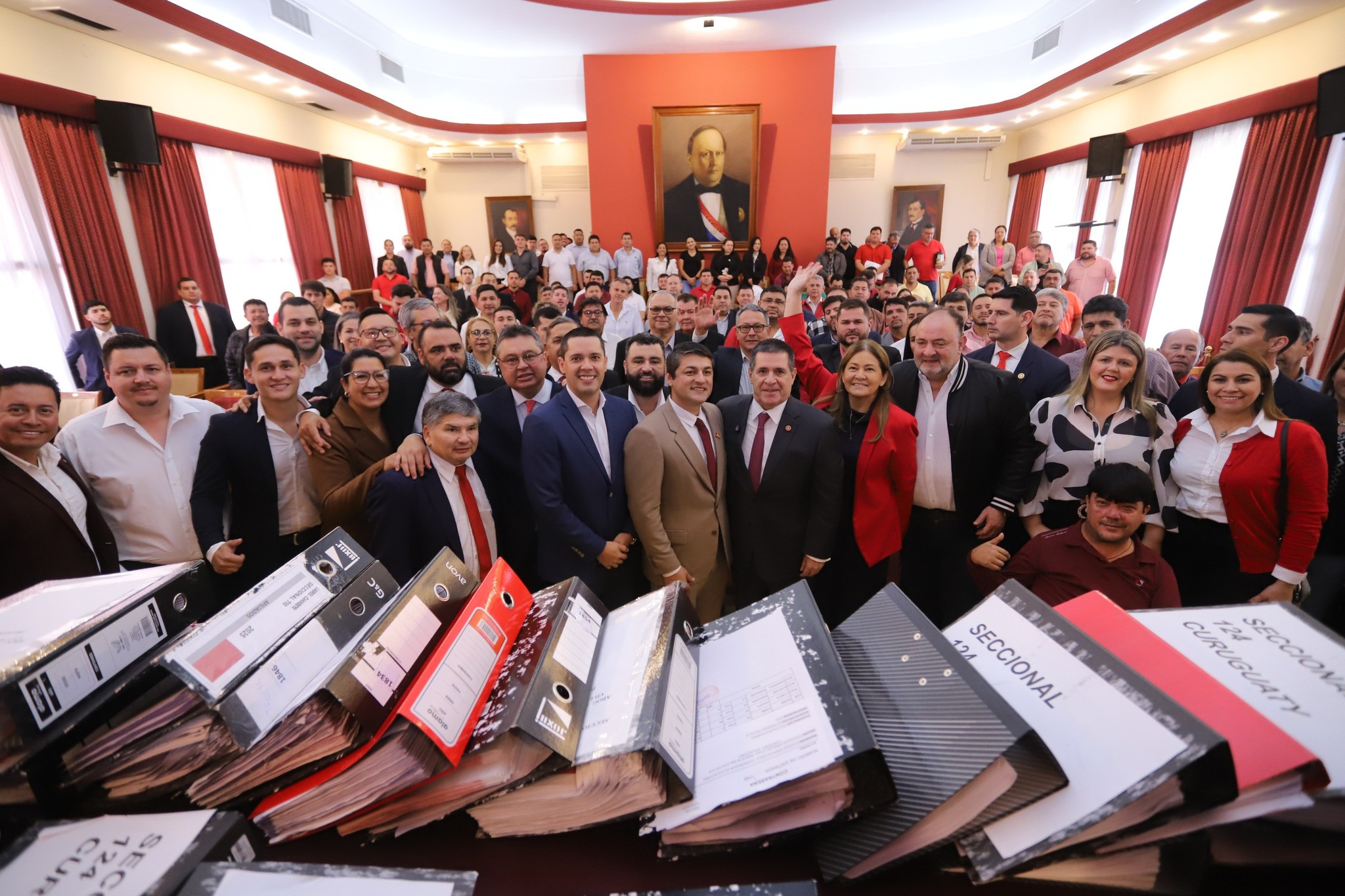 Niños en padrón partidario y contratos millonarios: Sistema de la ANR bajo la lupa