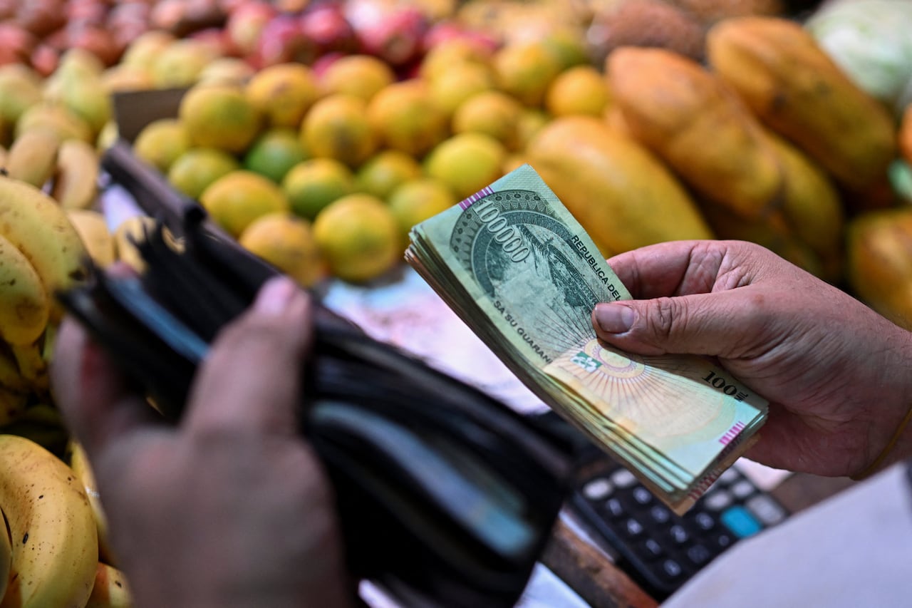 Conasam aprueba aumento del salario mínimo en 3,6 %