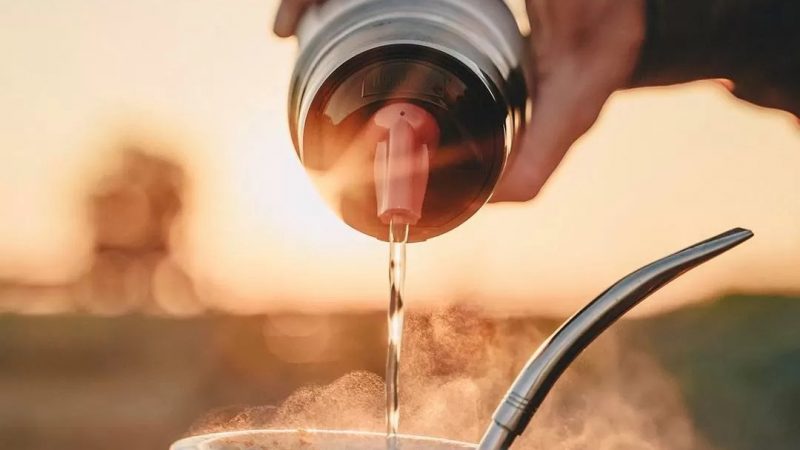 Llega una ola de frío: días ideales para el mate, la estufa y mucho abrigo