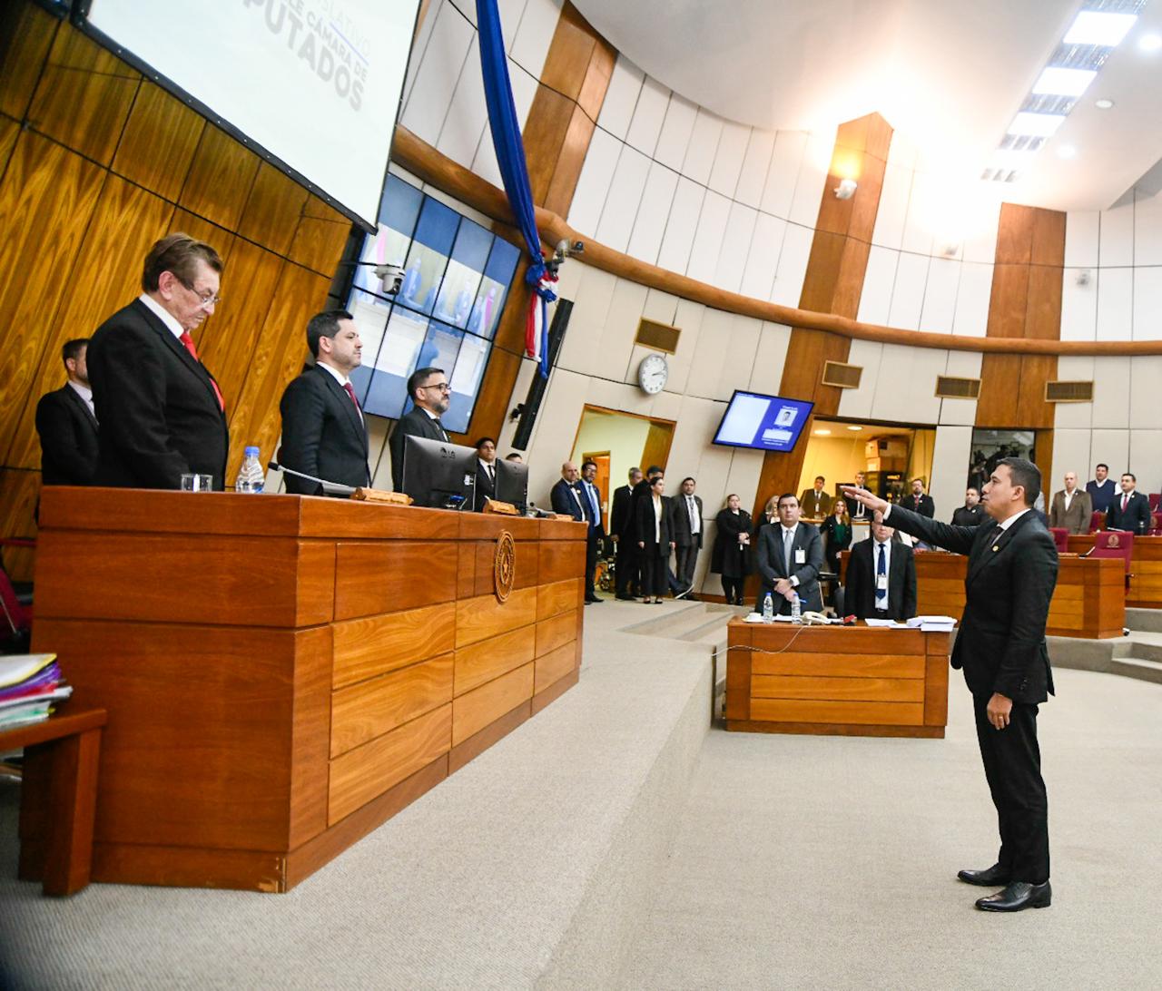 Honor Colorado impone mayoría en Diputados y rompe pacto con disidentes para el JEM