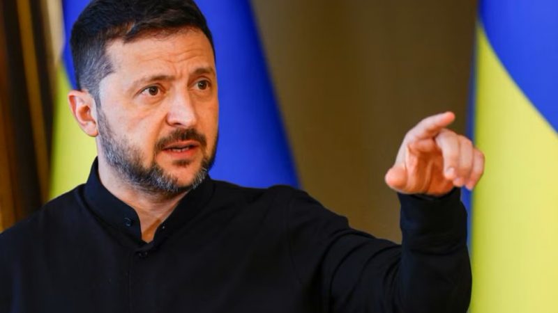 Tensión en aumento: Ucrania acusa a Rusia de “juegos sucios” y amenaza el proceso de paz