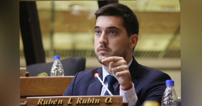 «Que se pudra en la cárcel»: Rubén Rubin reaviva el debate sobre condenas a menores tras el crimen de Fernanda