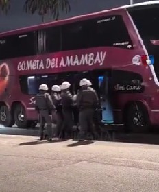 Indignante accionar: Agentes brasileños agredieron brutalmente a hinchas paraguayos tras el partido