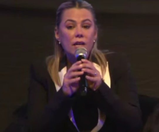 Senadora Lizarella Valiente enciende la polémica: “La homosexualidad se puso de moda”