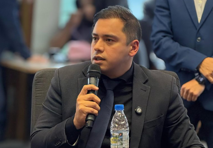 “Intervención desde el quincho”: Prieto denuncia exclusión de su gente de confianza y montaje político