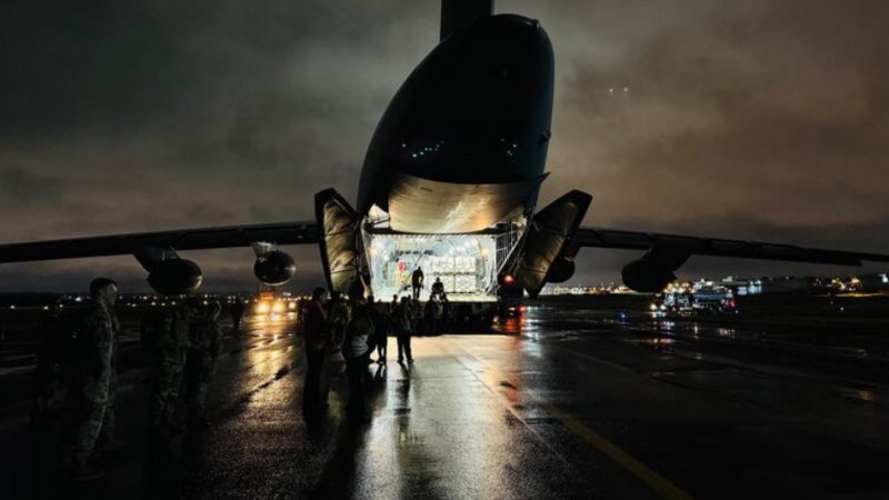 EE.UU. dona carro hidrante y equipos contra incendios a Paraguay