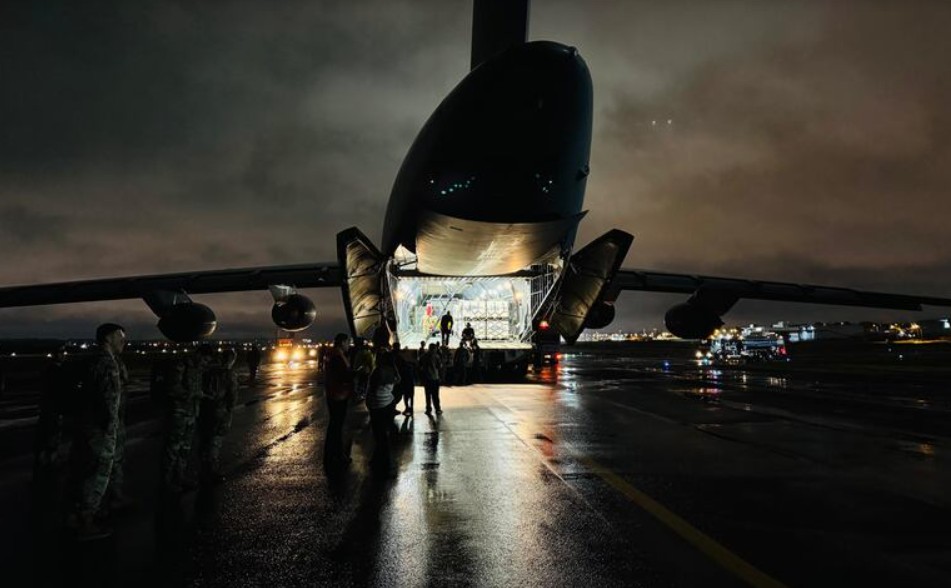 EE.UU. dona carro hidrante y equipos contra incendios a Paraguay