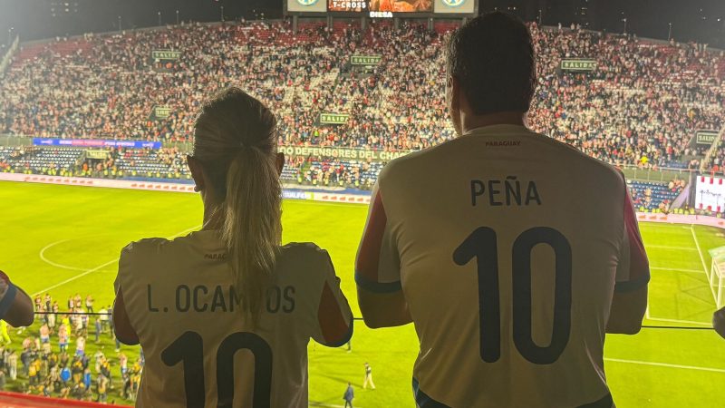 «Que raro que esté por Paraguay»: Recriminan a Peña por venir de visita para la foto con la Albirroja