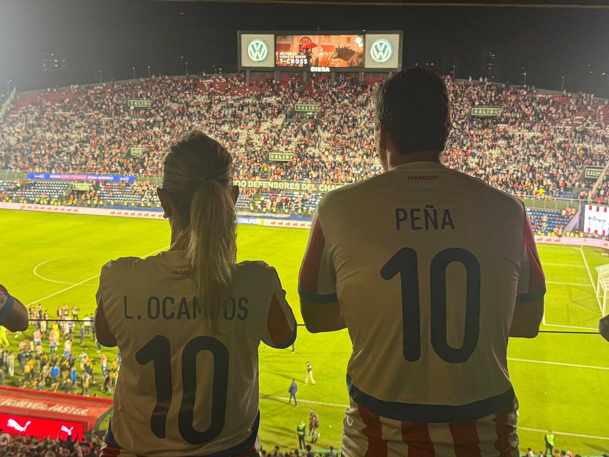 «Que raro que esté por Paraguay»: Recriminan a Peña por venir de visita para la foto con la Albirroja