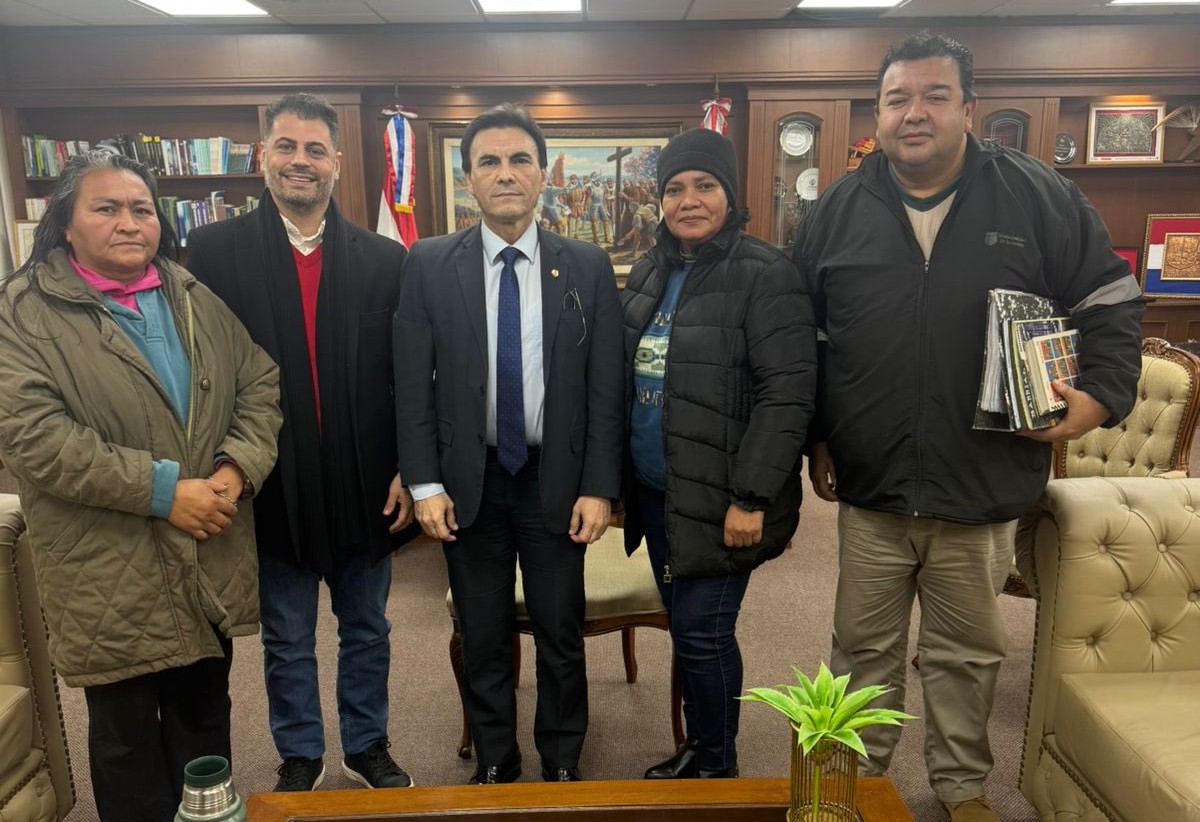 Interventor Carlos Pereira recibe denuncia por obras fantasmas en Asunción