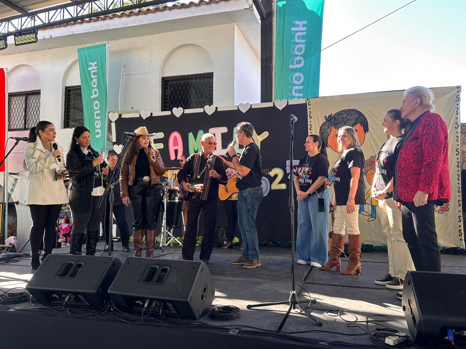 El Colegio CEL Los Laureles Celebra el Día de la Familia 2025 con un Festejo Tradicional