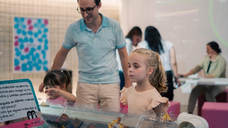 El MuCi celebra el Día del Padre con actividades familiares y científicas