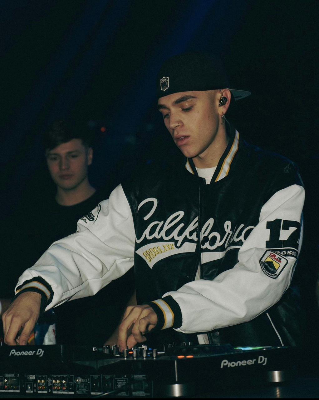 “Dami Tejerina en Paraguay: Éxito con Kaese y nueva bomba con El PRINCI DE LA CHACA en camino”