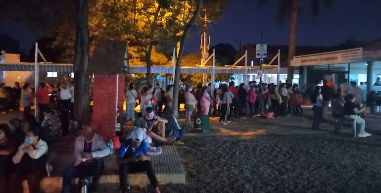 Santiago Peña atornilla a Barán en Salud pese al colapso sanitario en hospitales públicos