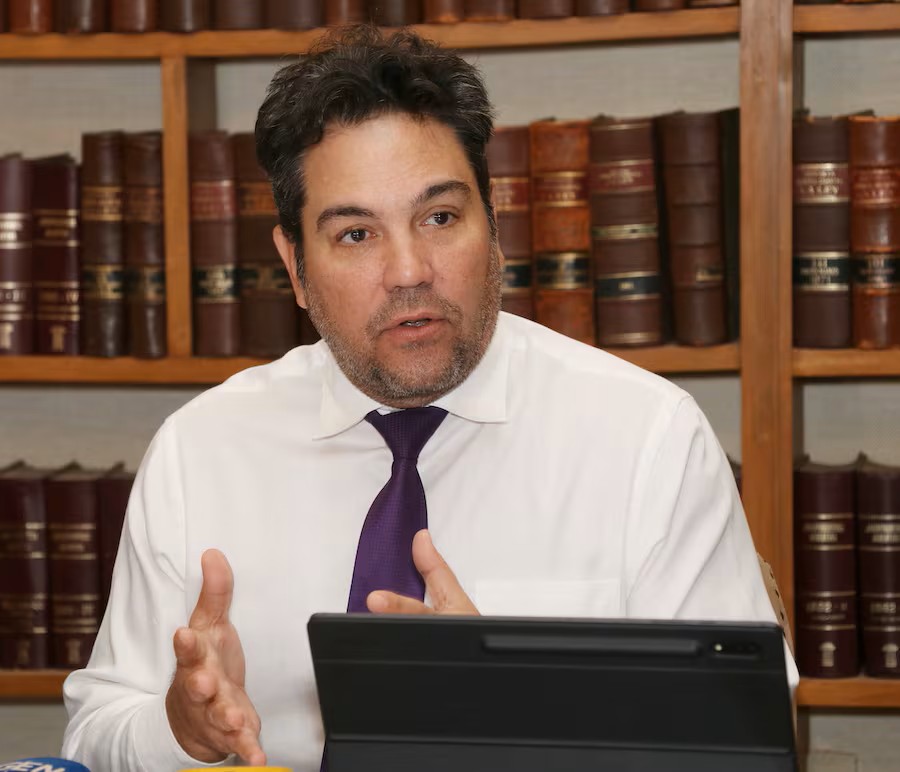 Tuma cuestiona intención de establecer cadena perpetua para menores y advierte sobre conflictos legales e internacionales