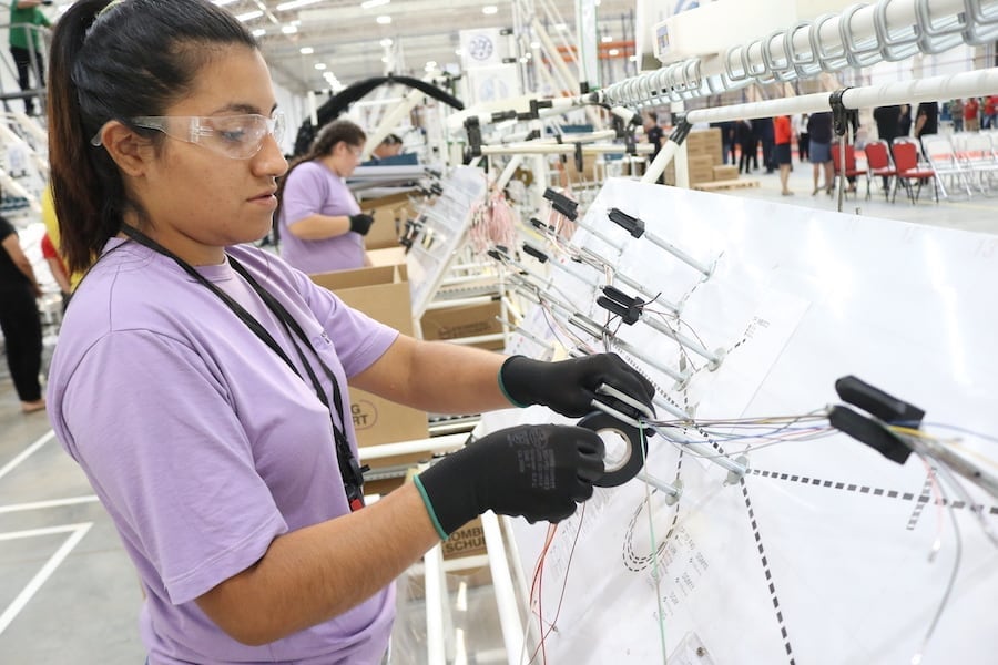 Destacan interés de empresarios brasileños para invertir en el sector maquilador