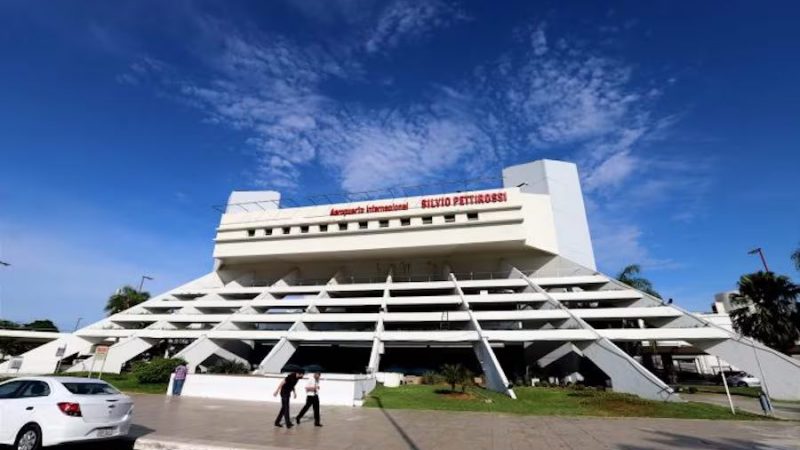 Cancelan vuelo por “problema operativo” en medio de rumor sobre muerte de tripulante