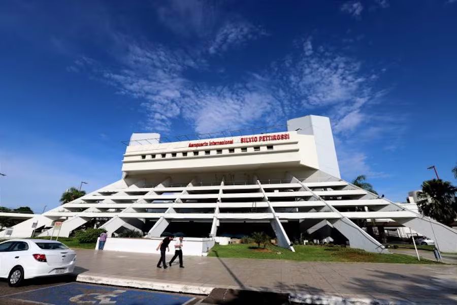 Cancelan vuelo por “problema operativo” en medio de rumor sobre muerte de tripulante