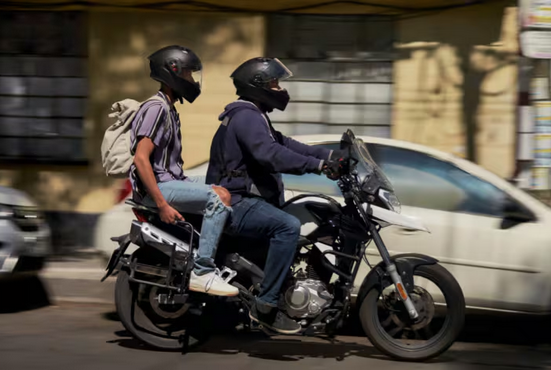 Deliverys y conductores de plataformas se reunieron con autoridades policiales, preocupados por la inseguridad 