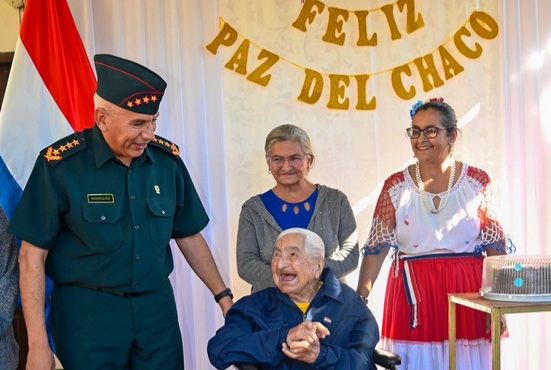 Homenaje a excombatientes del Chaco: Ejército Paraguayo honra a los héroes vivientes de la patria