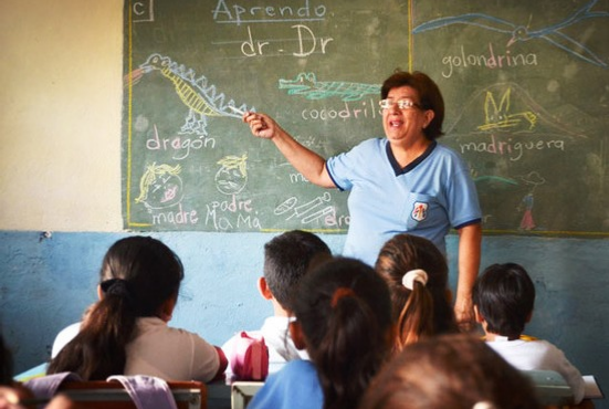 Gremio docente reclama más inversión en educación y mejora en el presupuesto para el MEC