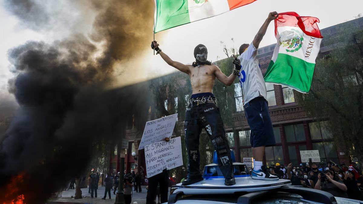 Donald Trump afirma que las protestas fortalecen su determinación para deportar inmigrantes