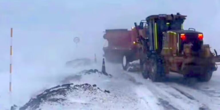 Camionero paraguayo atrapado por la nieve en Chile: “Llegamos a pensar lo peor”