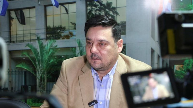 Salyn Buzarquis presenta proyecto que obliga al IPS a reembolsar gastos médicos por negligencia en atención y medicamentos