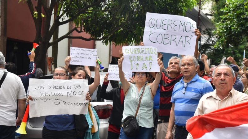 “Caja Vacía, Palabra Llena”: Jubilados desmienten a Nenecho y denuncian deuda millonaria