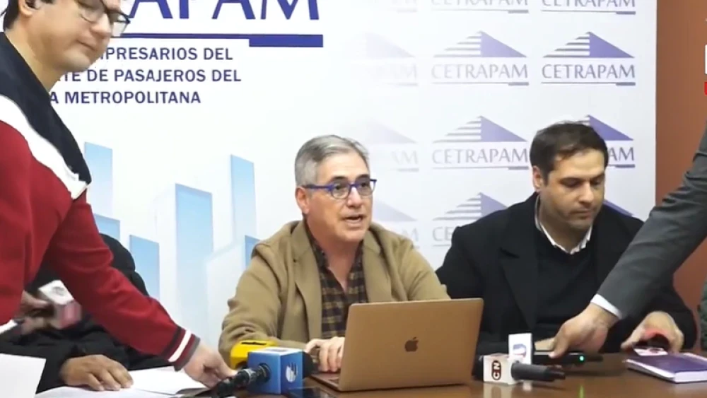 Empresario del transporte advierte sobre inminente suspensión de servicio si Gobierno no paga deuda