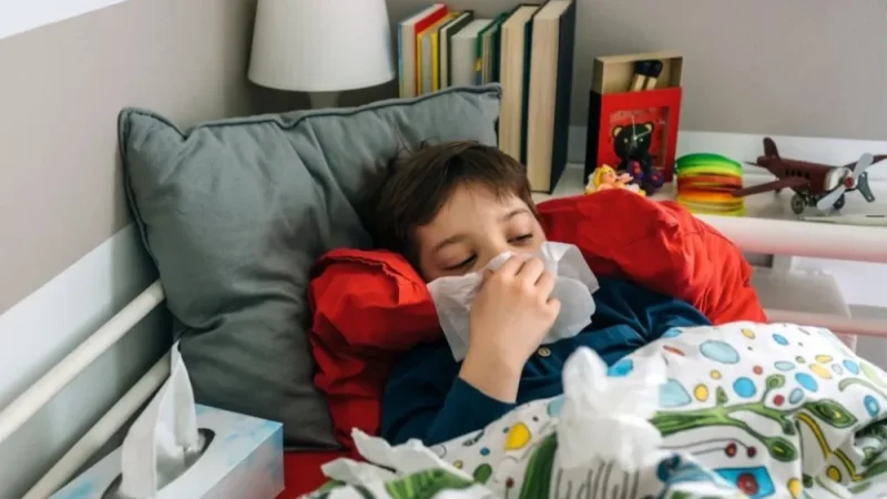 Baja cobertura de vacunación podría extender el periodo de circulación viral