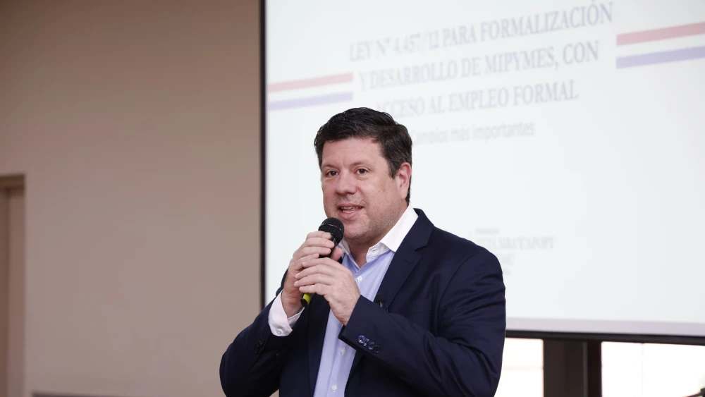 Ministro explica polémica frase sobre precios de combustibles: “Me dejaron como insensible”