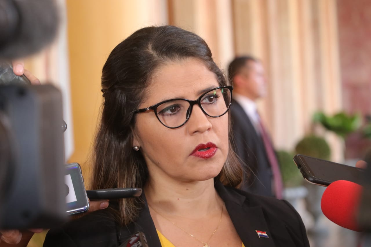 Cecilia Pérez se suma a la disidencia colorada como apoderada general