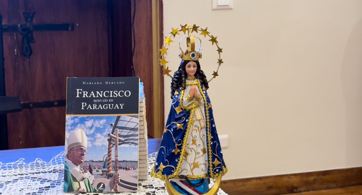 Comunidad paraguaya en Roma presenta libro sobre la visita del Papa Francisco al país