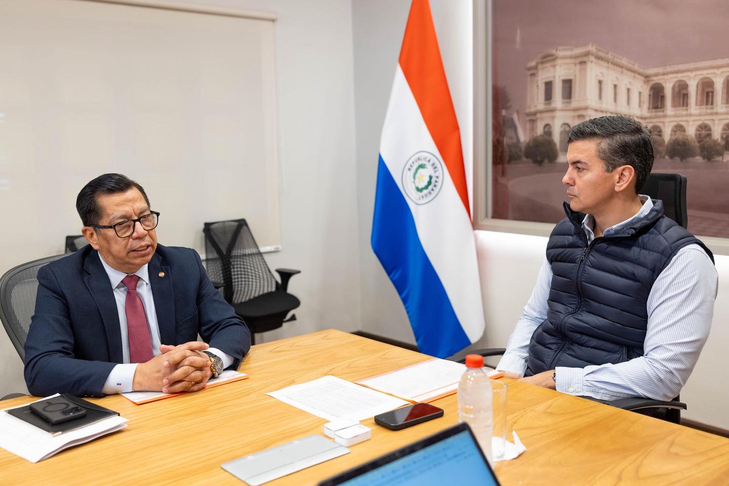 Adultos mayores se quedan sin plata y piden echar a Tadeo Rojas de Desarrollo Social