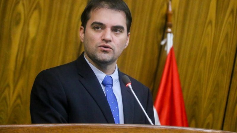 «Gobierno sueña con ser sede del Mundial, pero no puede ni arreglar los colectivos sardinas», lamenta diputado Franco