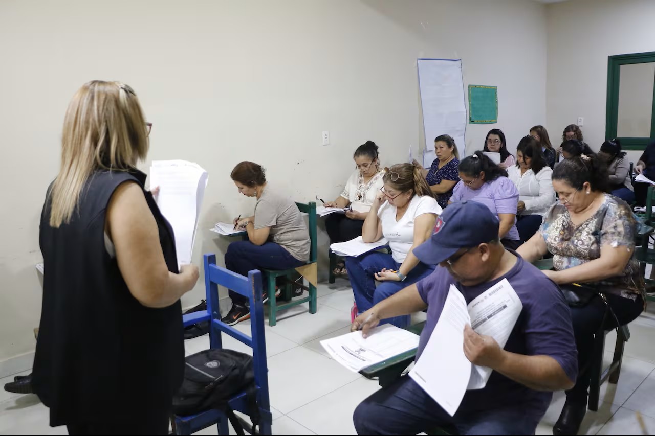 Alerta educativa: menos de la mitad de los docentes aprueban examen del MEC